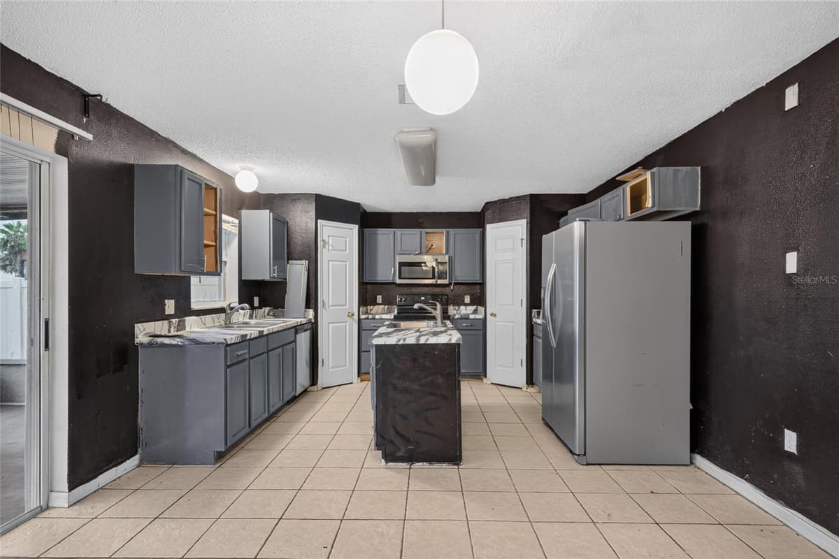 12803 LAKE VISTA DRIVE — photo 14 of 41