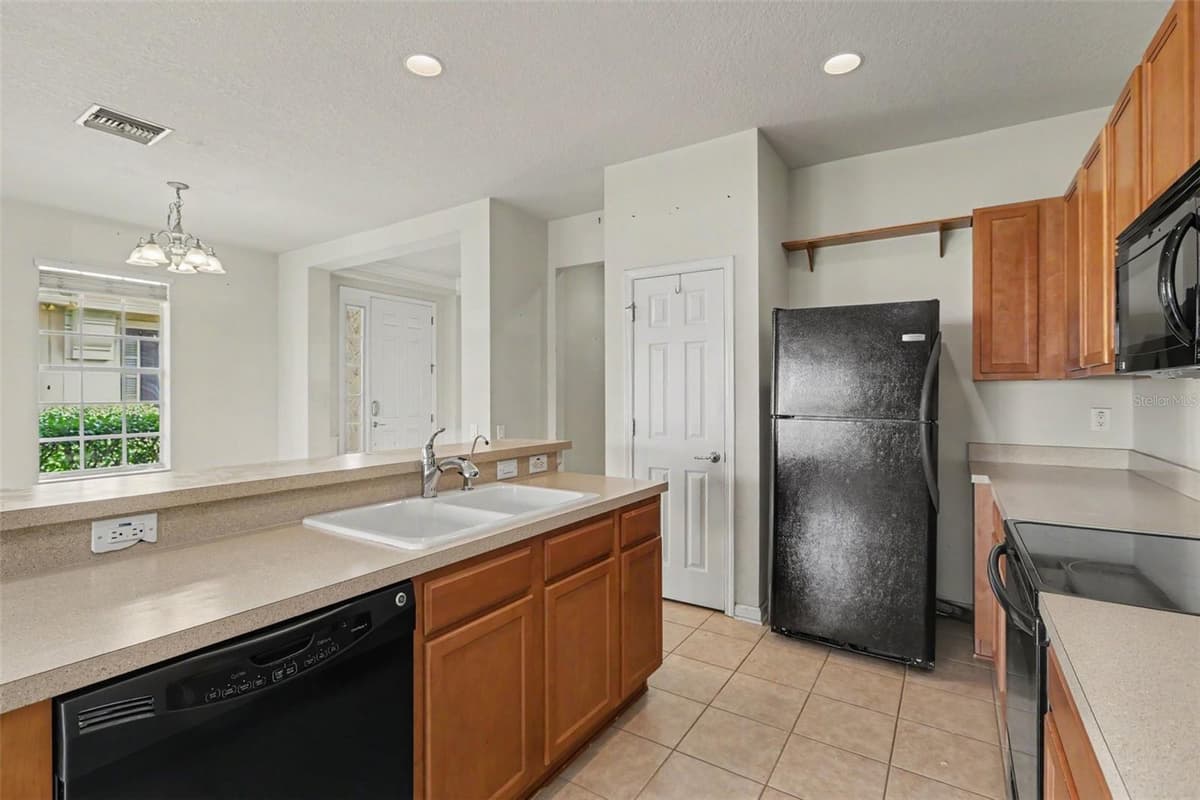 13703 CREST LAKE DRIVE — photo 10 of 30