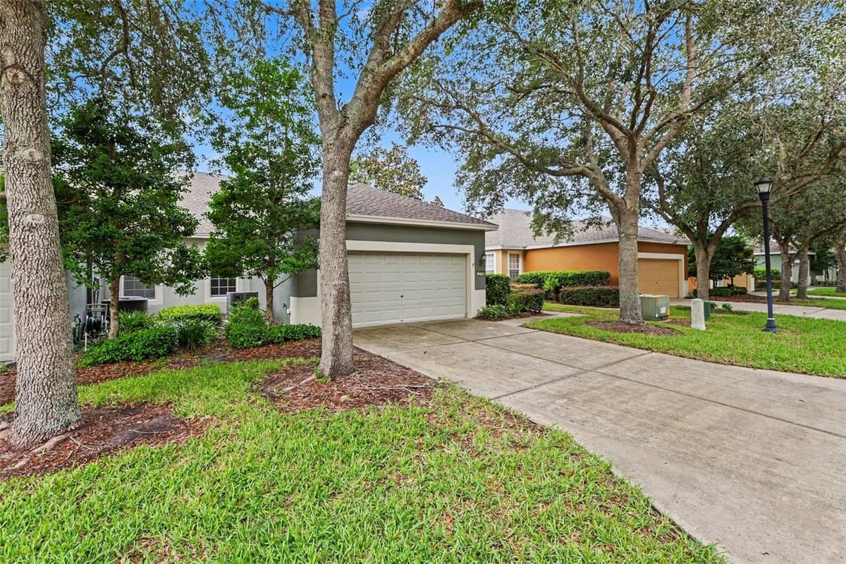 13703 CREST LAKE DRIVE — photo 3 of 30