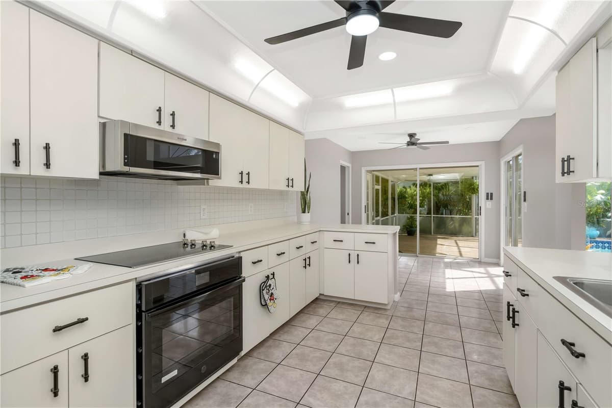 13640 MORNING COURT — photo 15 of 44