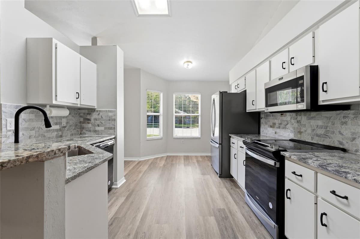 8834 11TH PLACE — photo 11 of 24