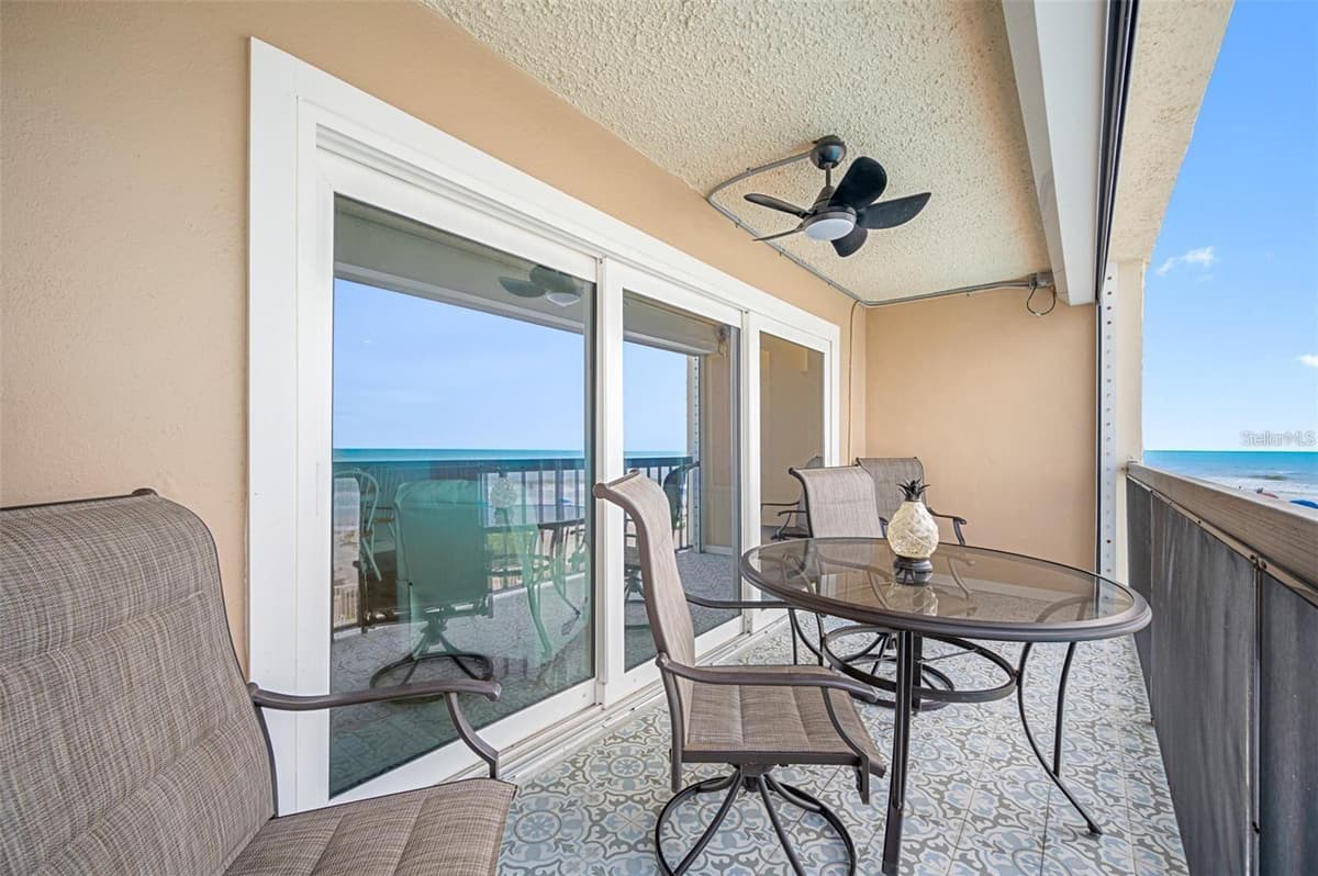 19450 GULF BOULEVARD — photo 16 of 25
