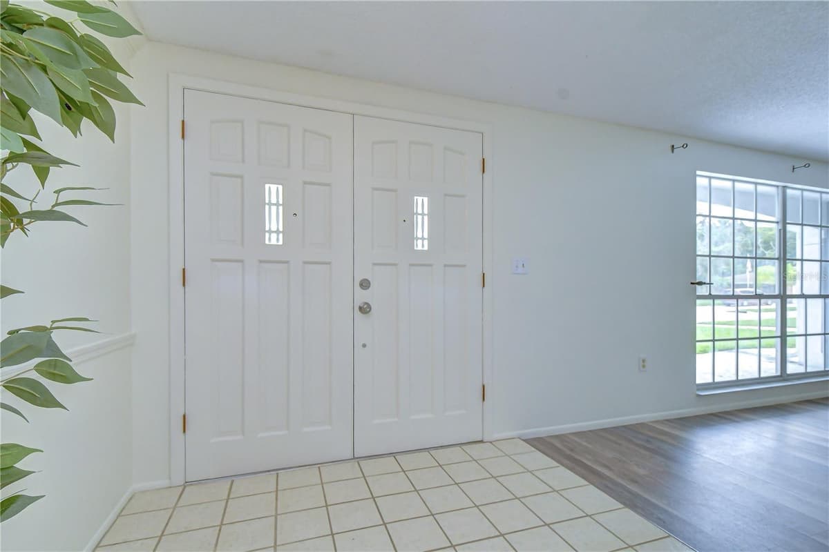 8804 VILLAGE MILL ROW — photo 4 of 42
