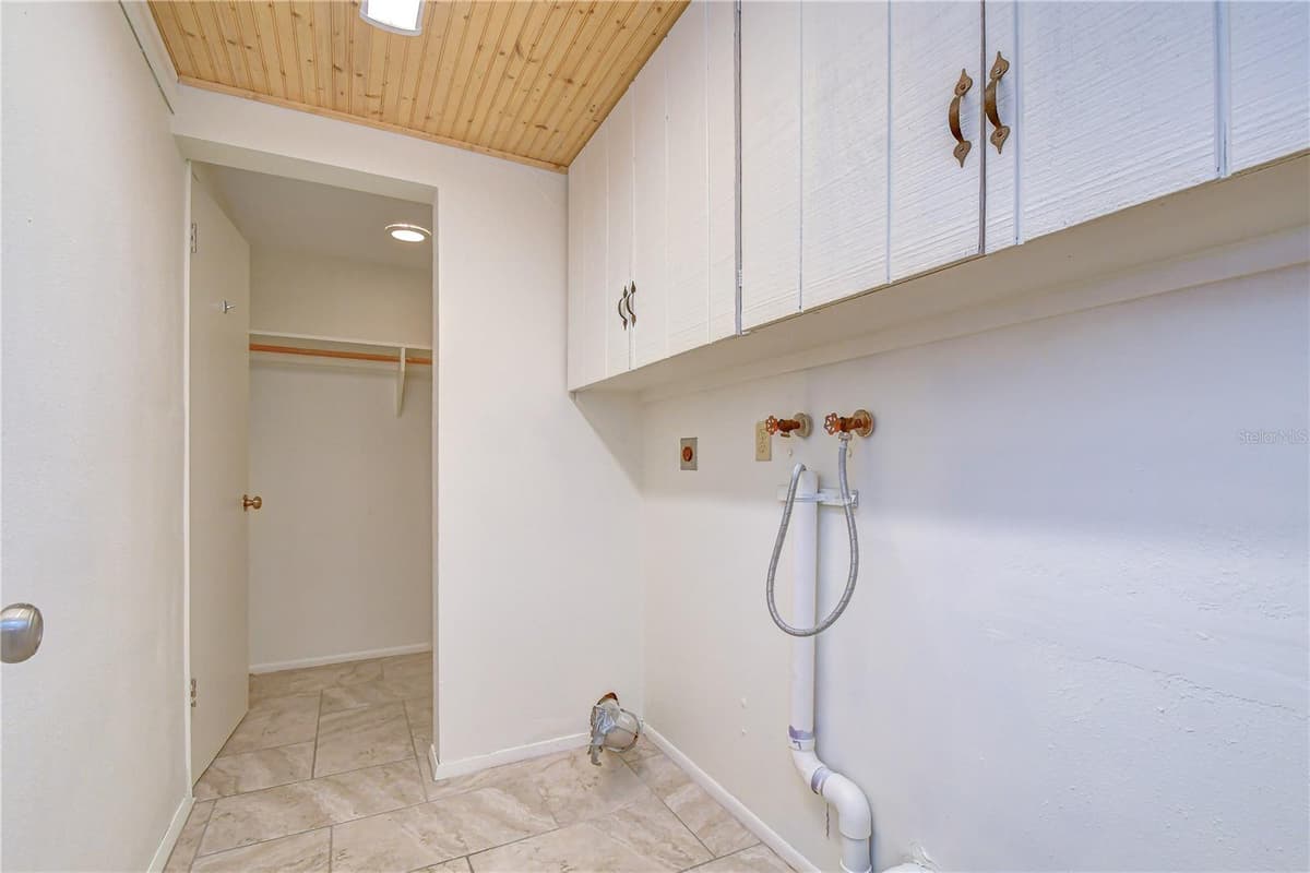 8804 VILLAGE MILL ROW — photo 29 of 42