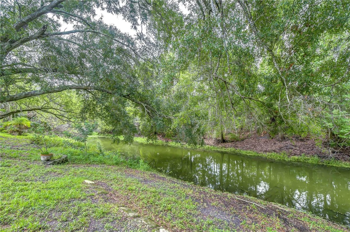 8804 VILLAGE MILL ROW — photo 41 of 42