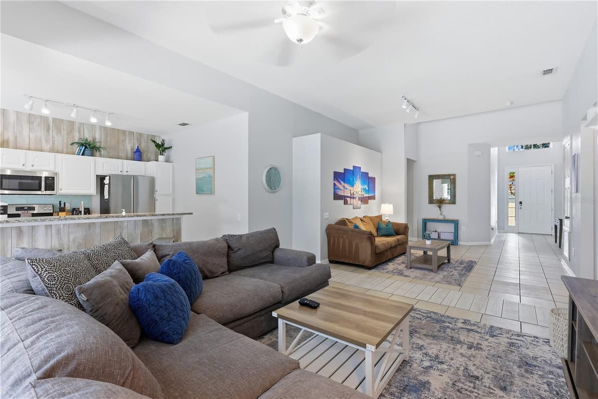 2689 MANESTY LANE — photo 3 of 44