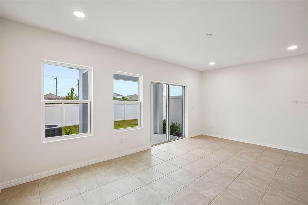 6848 HOLCOMBE DOWN DRIVE — photo 16 of 42