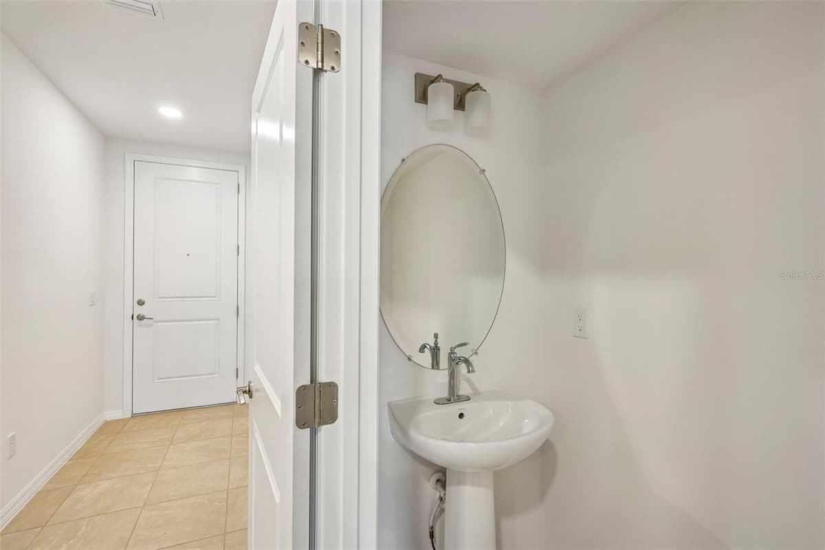 6848 HOLCOMBE DOWN DRIVE — photo 18 of 42