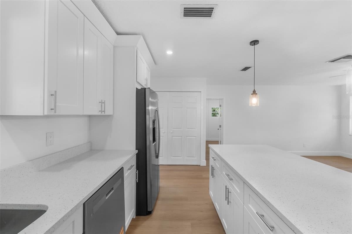 1524 PROVIDENCE BOULEVARD — photo 14 of 44