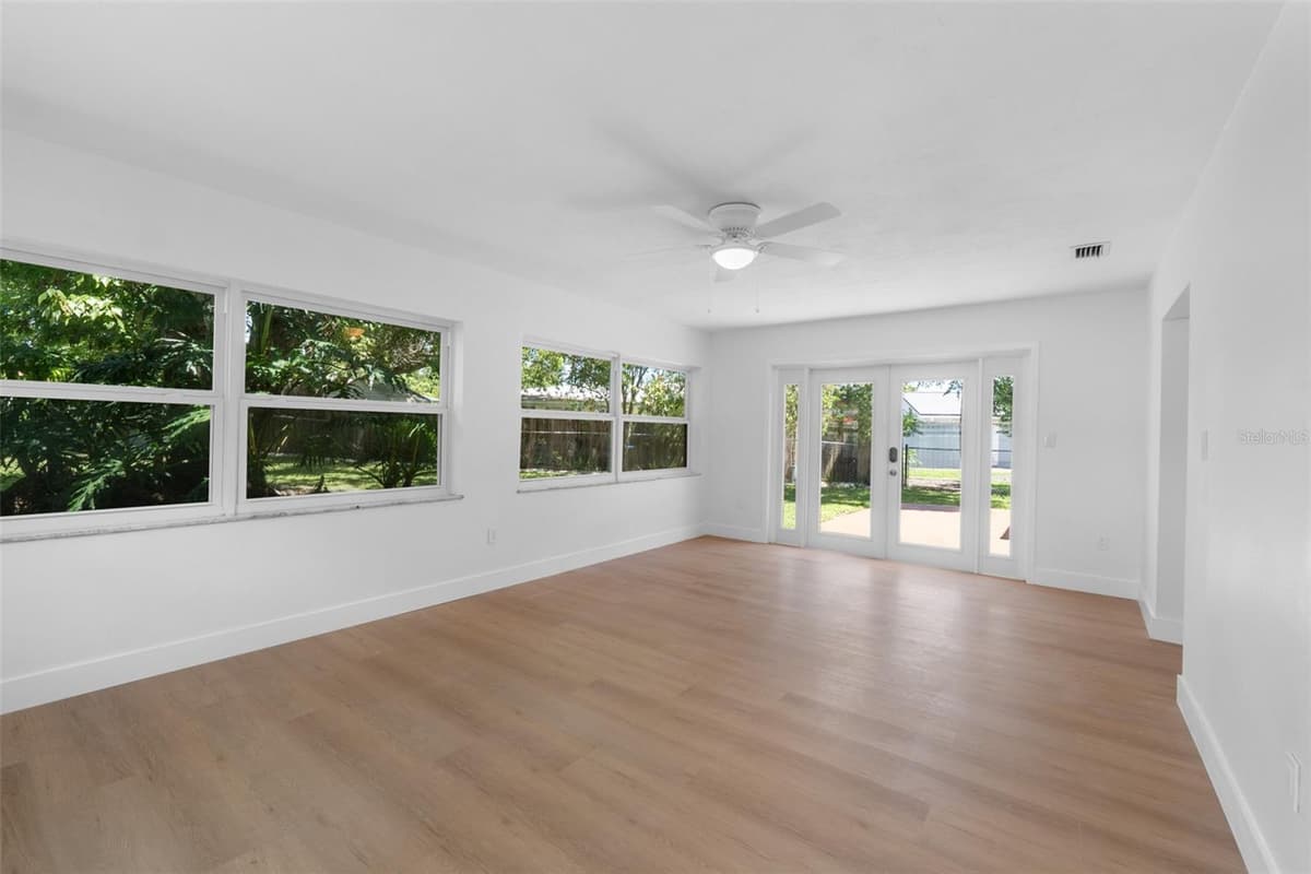 1524 PROVIDENCE BOULEVARD — photo 33 of 44