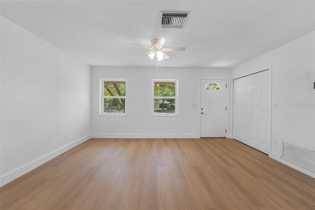 1524 PROVIDENCE BOULEVARD — photo 6 of 44