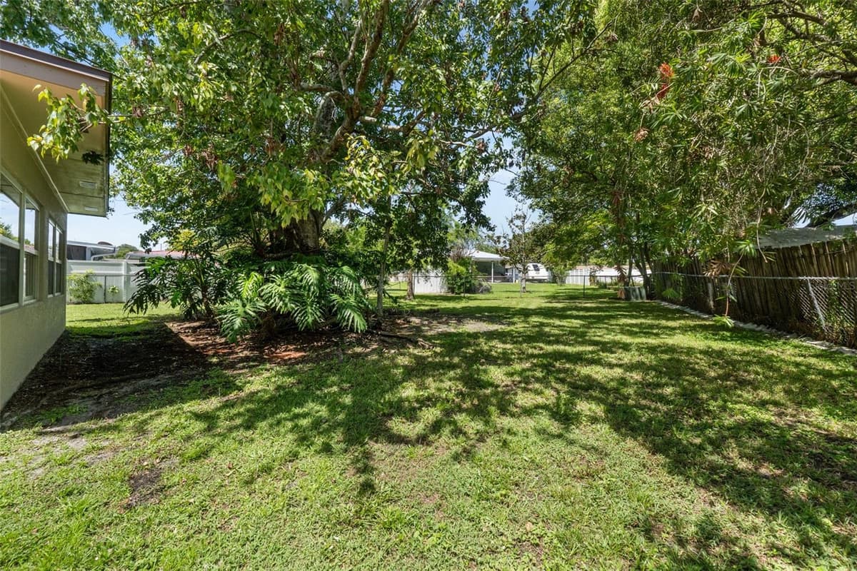 1524 PROVIDENCE BOULEVARD — photo 35 of 44