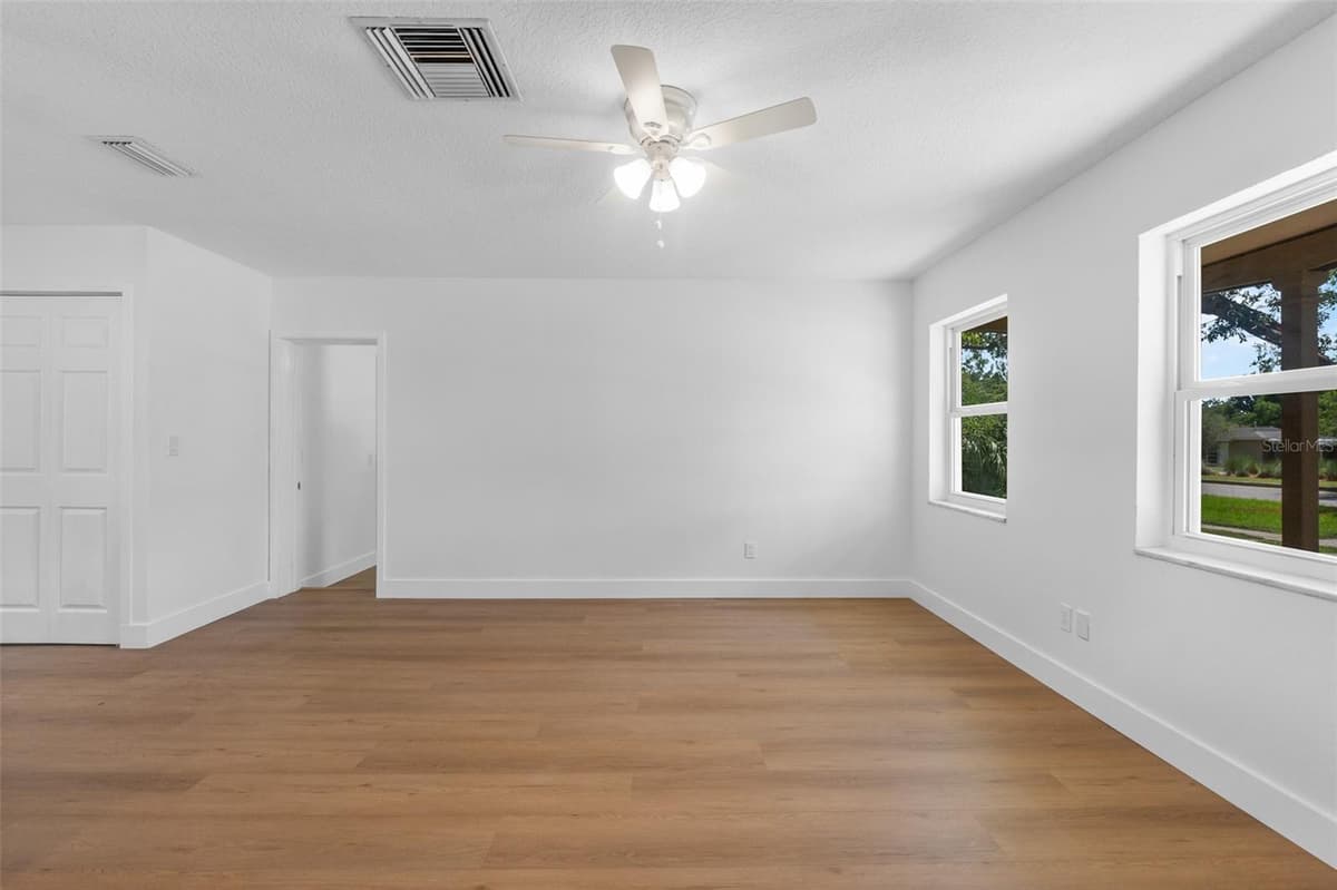 1524 PROVIDENCE BOULEVARD — photo 8 of 44
