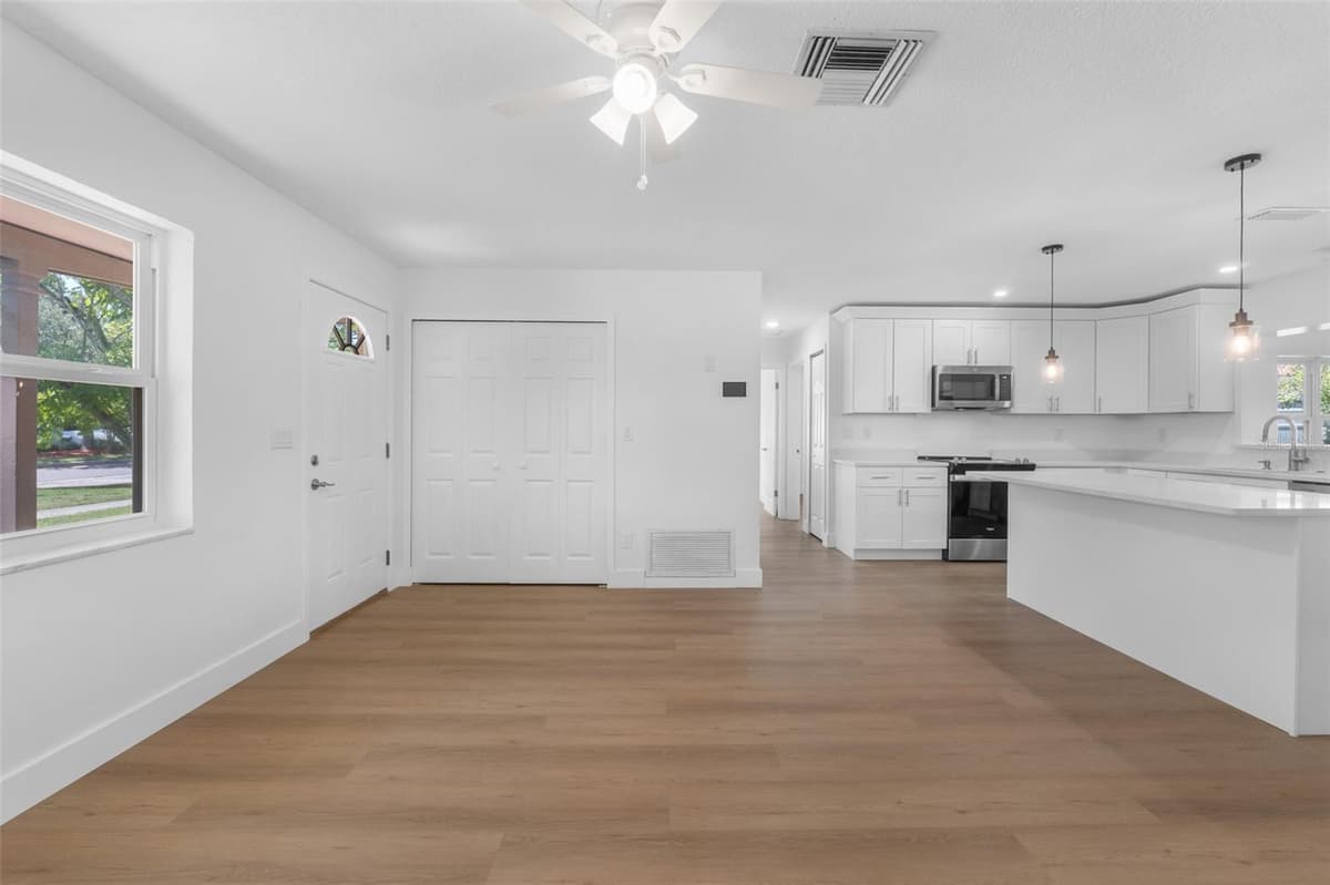 1524 PROVIDENCE BOULEVARD — photo 10 of 44