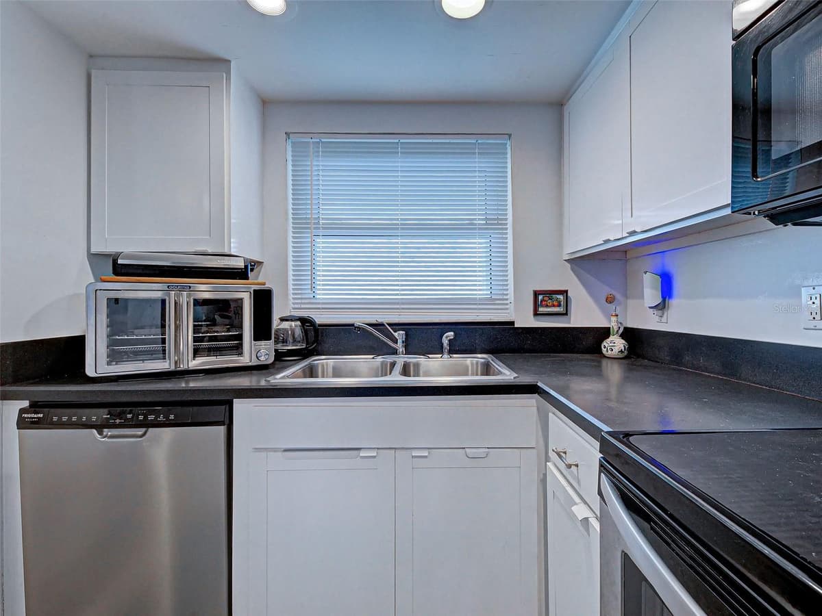 633 ALHAMBRA ROAD — photo 19 of 55
