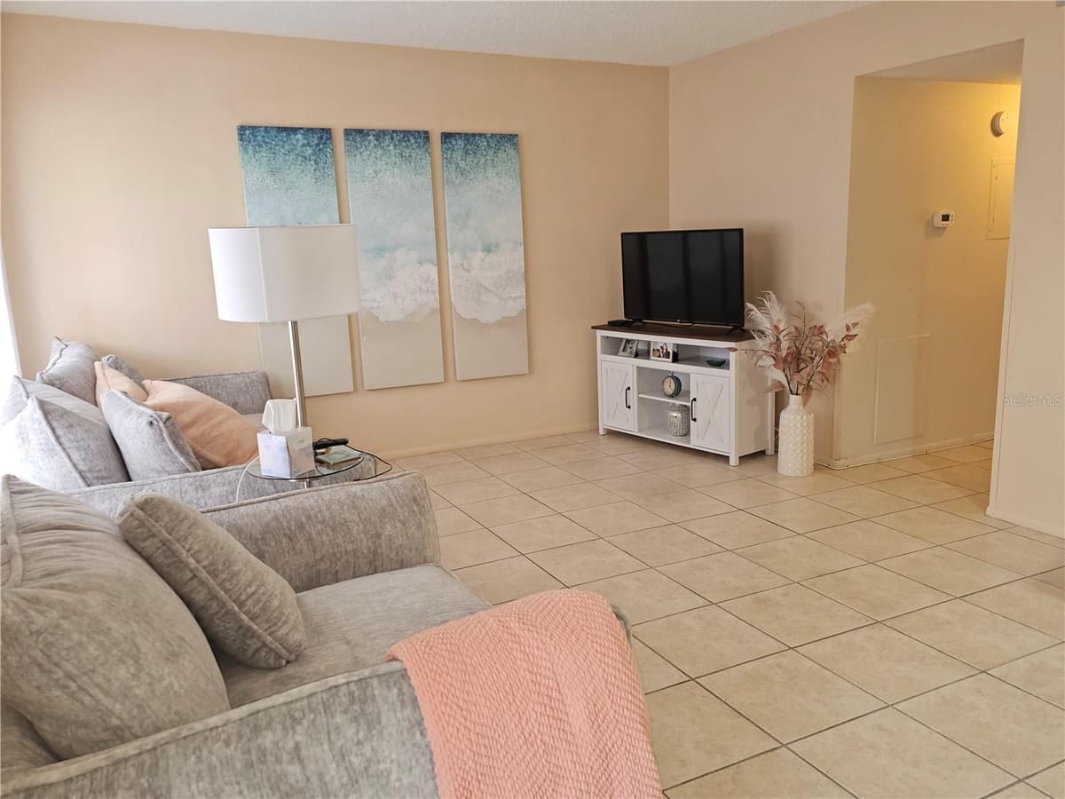 2458 COLUMBIA DRIVE — photo 5 of 76