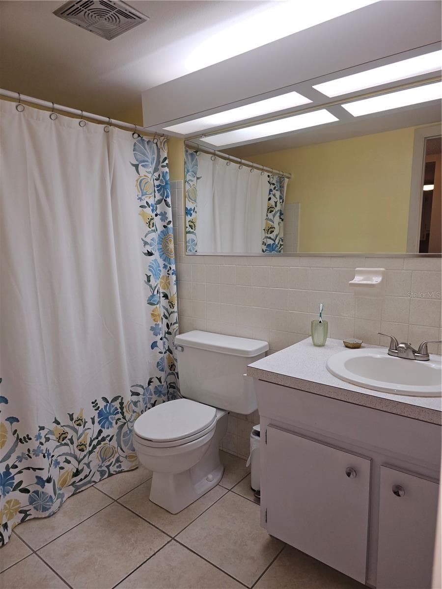 2458 COLUMBIA DRIVE — photo 24 of 76