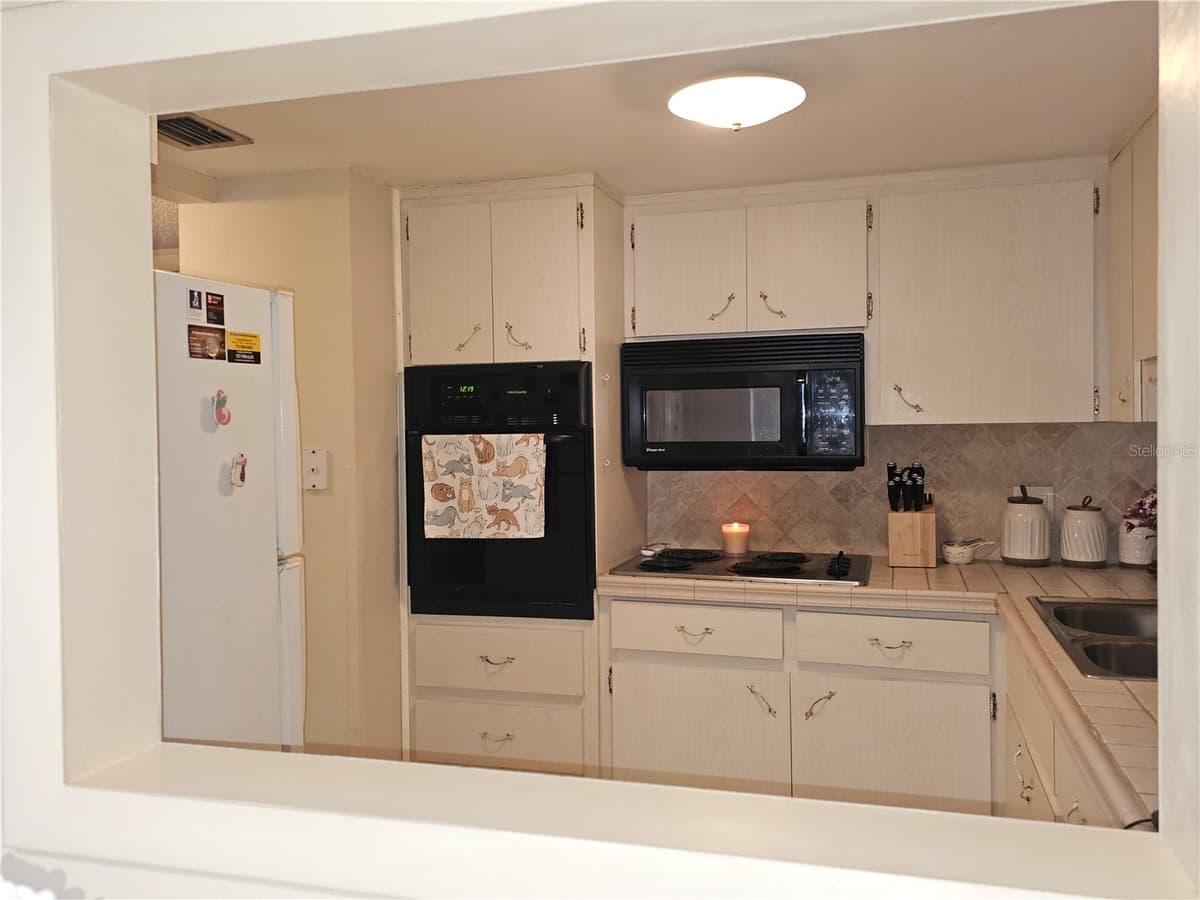 2458 COLUMBIA DRIVE — photo 11 of 76