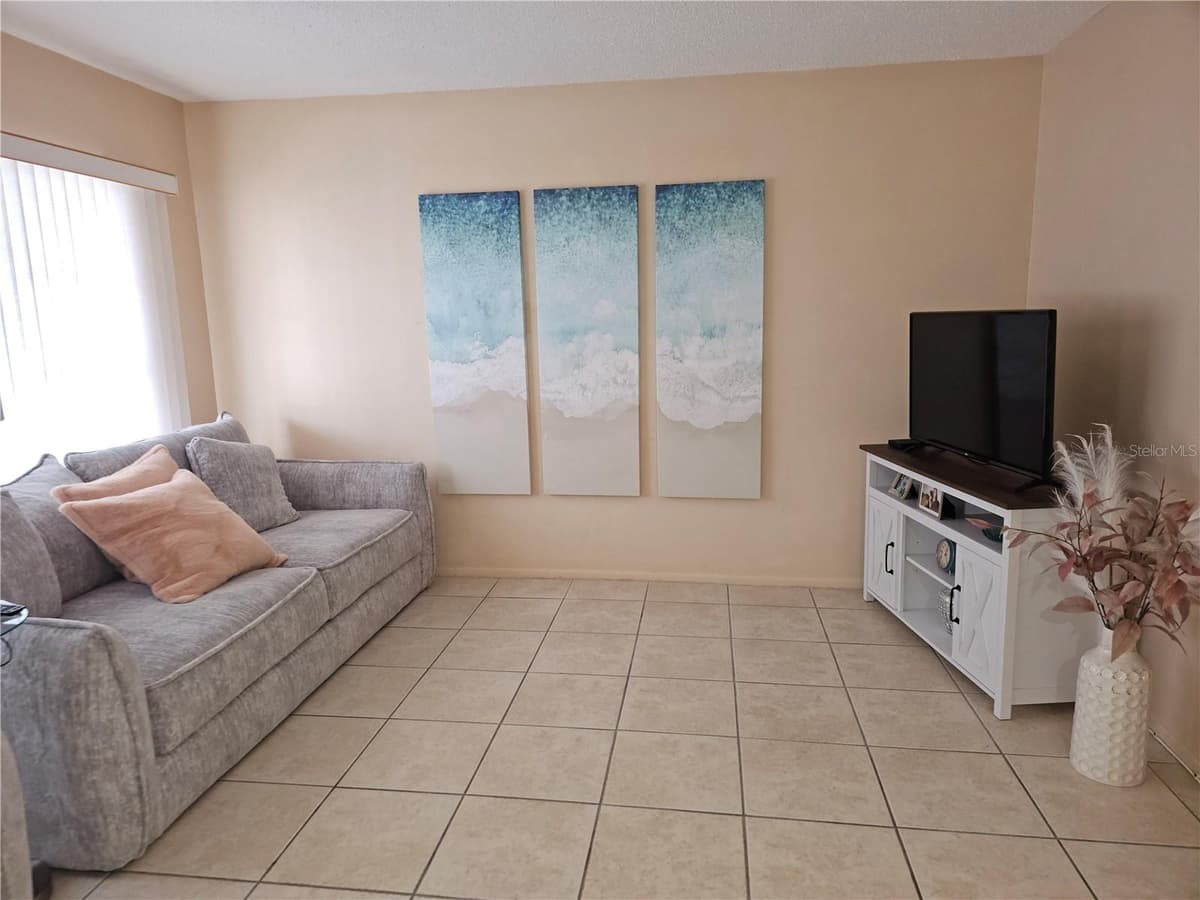 2458 COLUMBIA DRIVE — photo 4 of 76