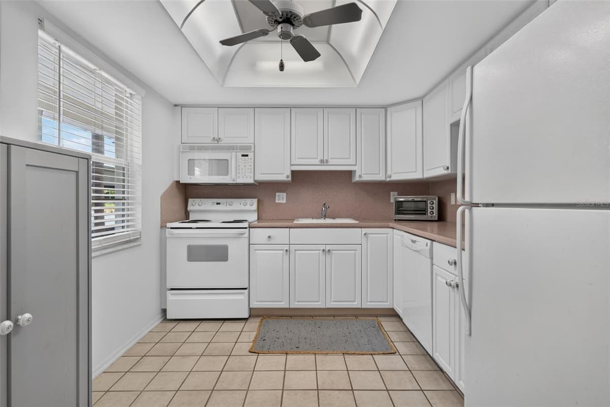 4390 EXETER DRIVE — photo 6 of 90