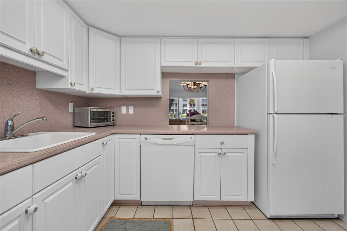4390 EXETER DRIVE — photo 7 of 90