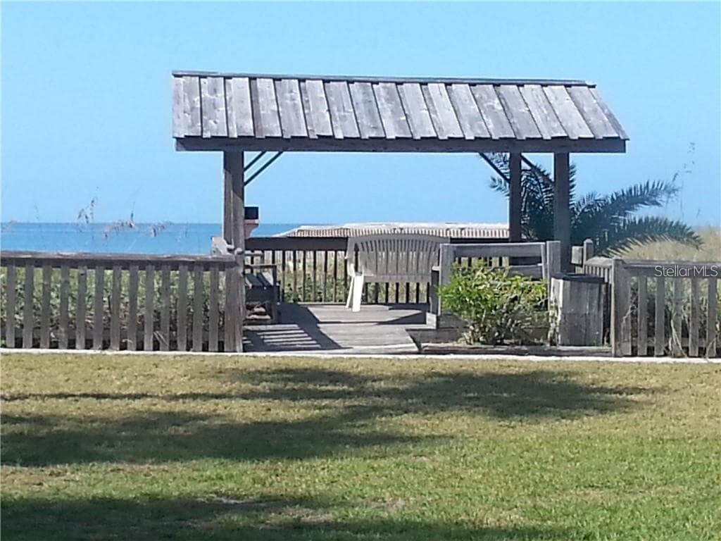 908 VILLAS DRIVE — photo 15 of 17