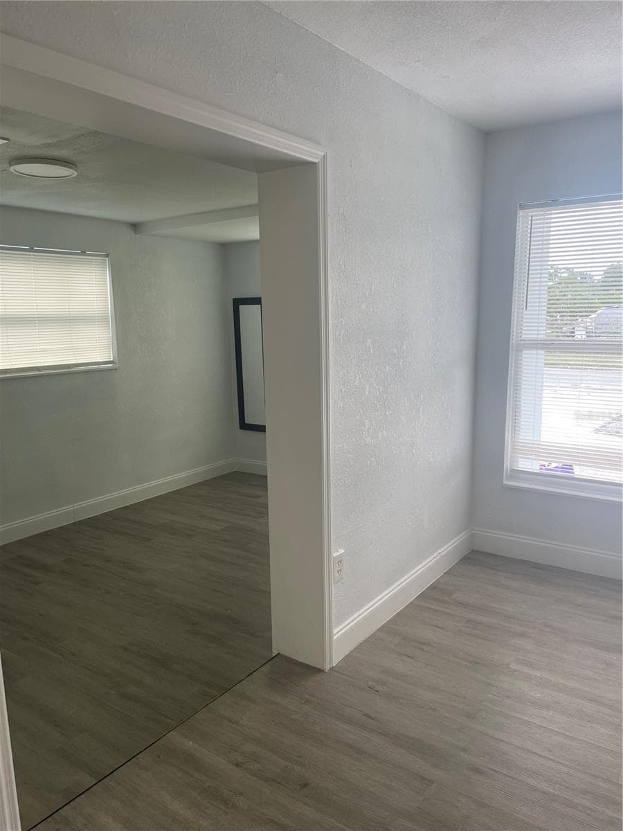 519 DENSON STREET — photo 7 of 33