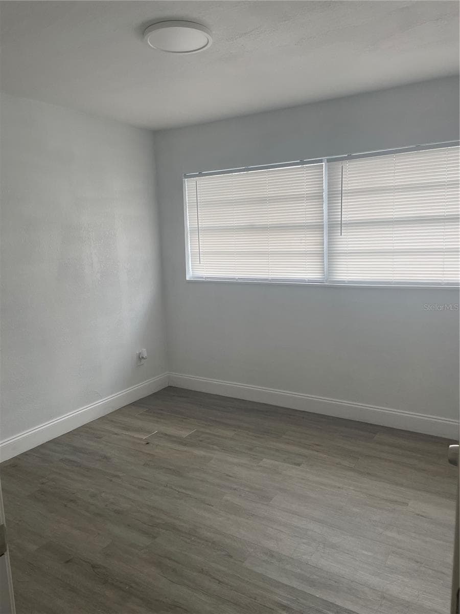 519 DENSON STREET — photo 15 of 33