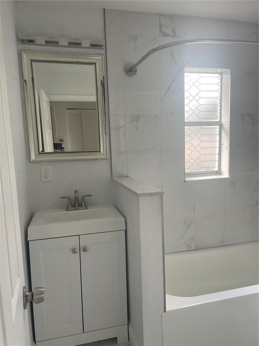 519 DENSON STREET — photo 19 of 33