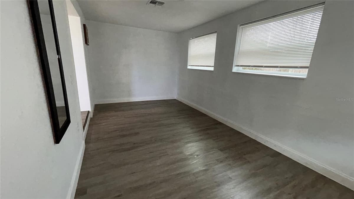 519 DENSON STREET — photo 8 of 33