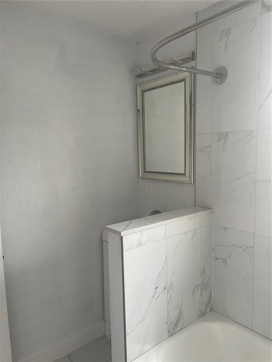 519 DENSON STREET — photo 18 of 33