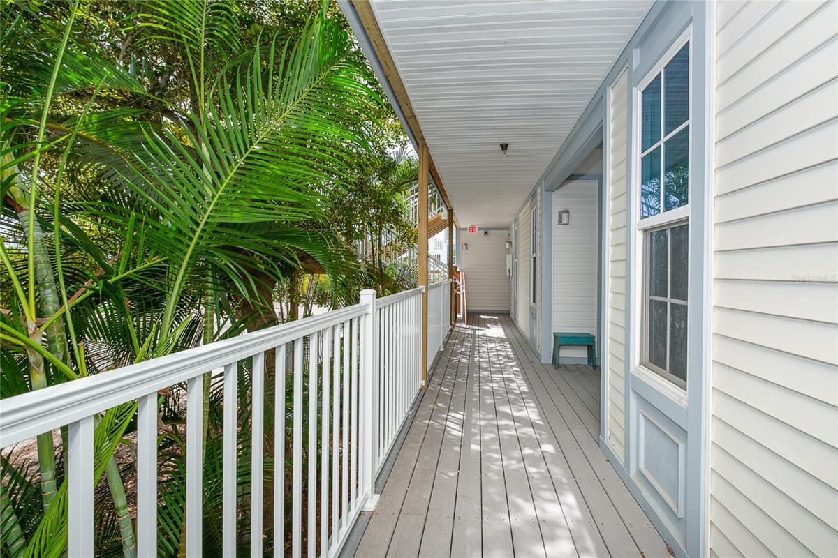 7462 PALM ISLAND DRIVE — photo 4 of 42