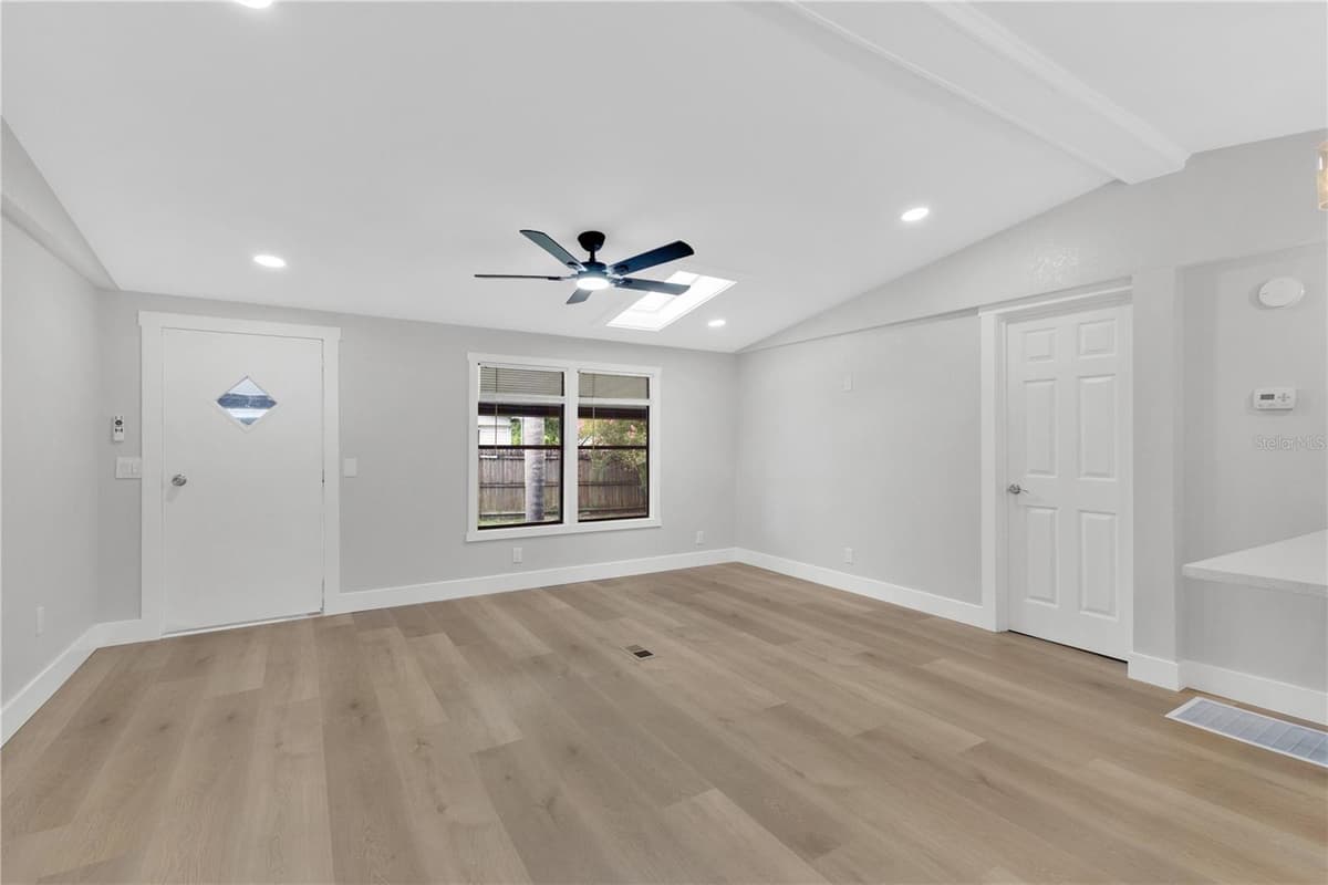 1706 CHARLESTON LANE — photo 3 of 30