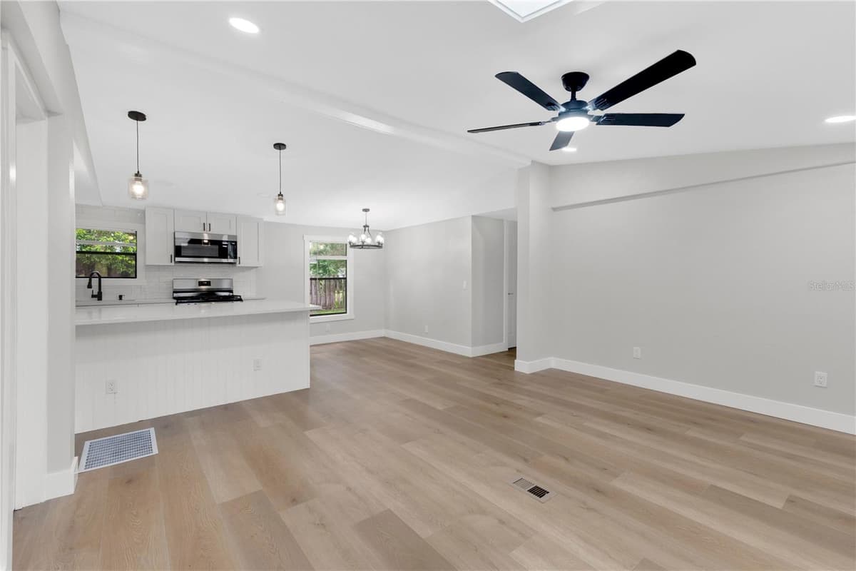 1706 CHARLESTON LANE — photo 6 of 30