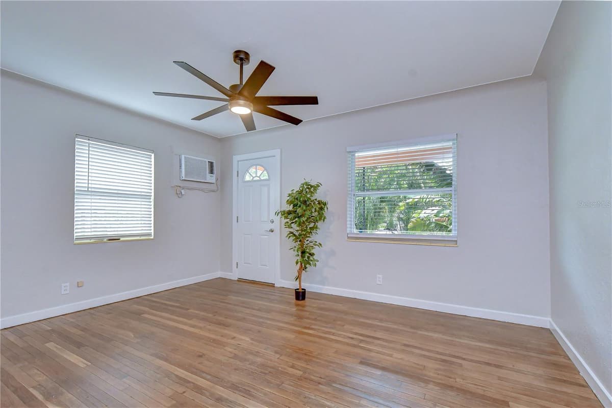 850 22ND AVENUE — photo 15 of 30