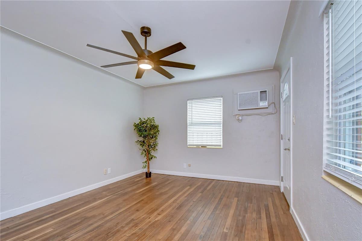 850 22ND AVENUE — photo 16 of 30
