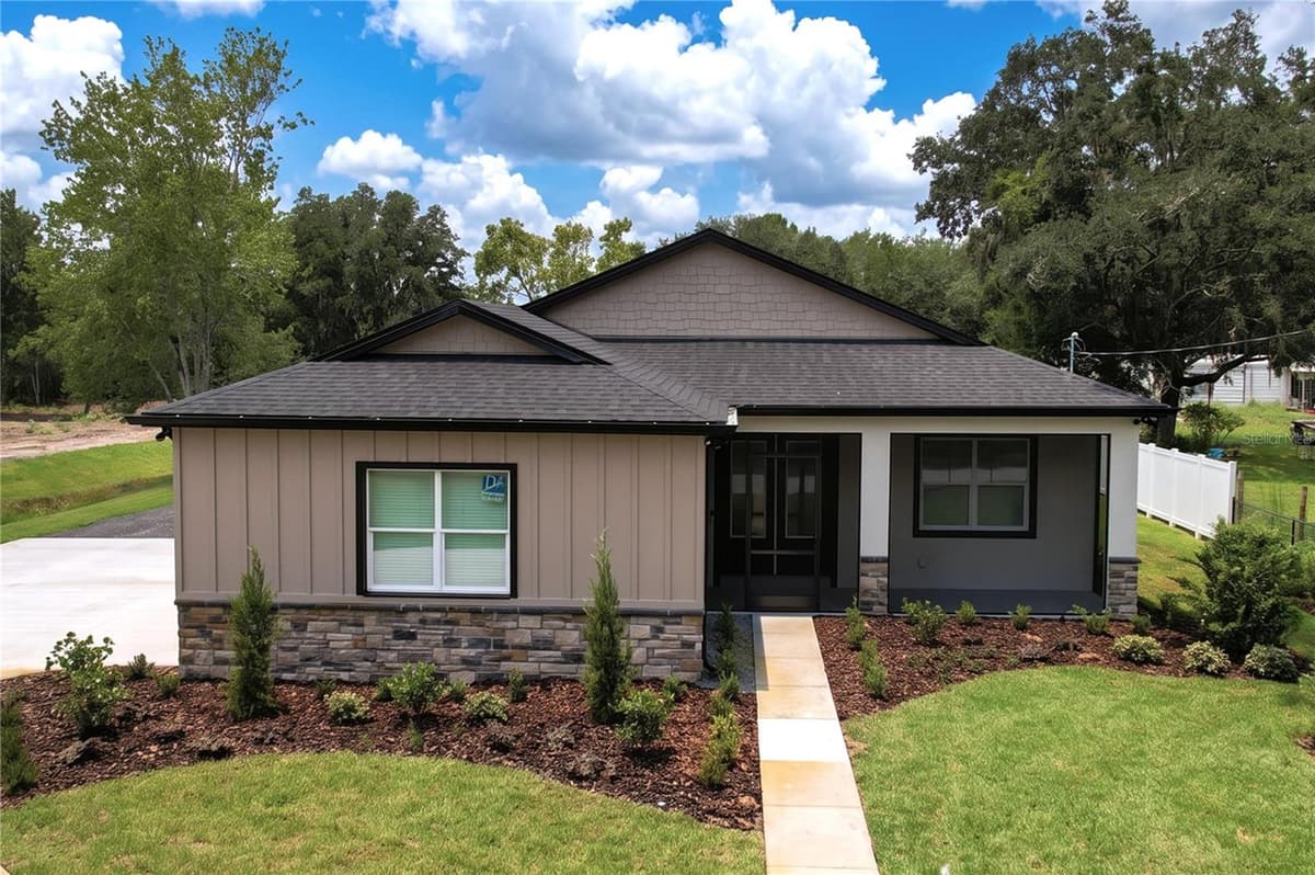 8308 GIBSON OAKS DRIVE — photo 2 of 41