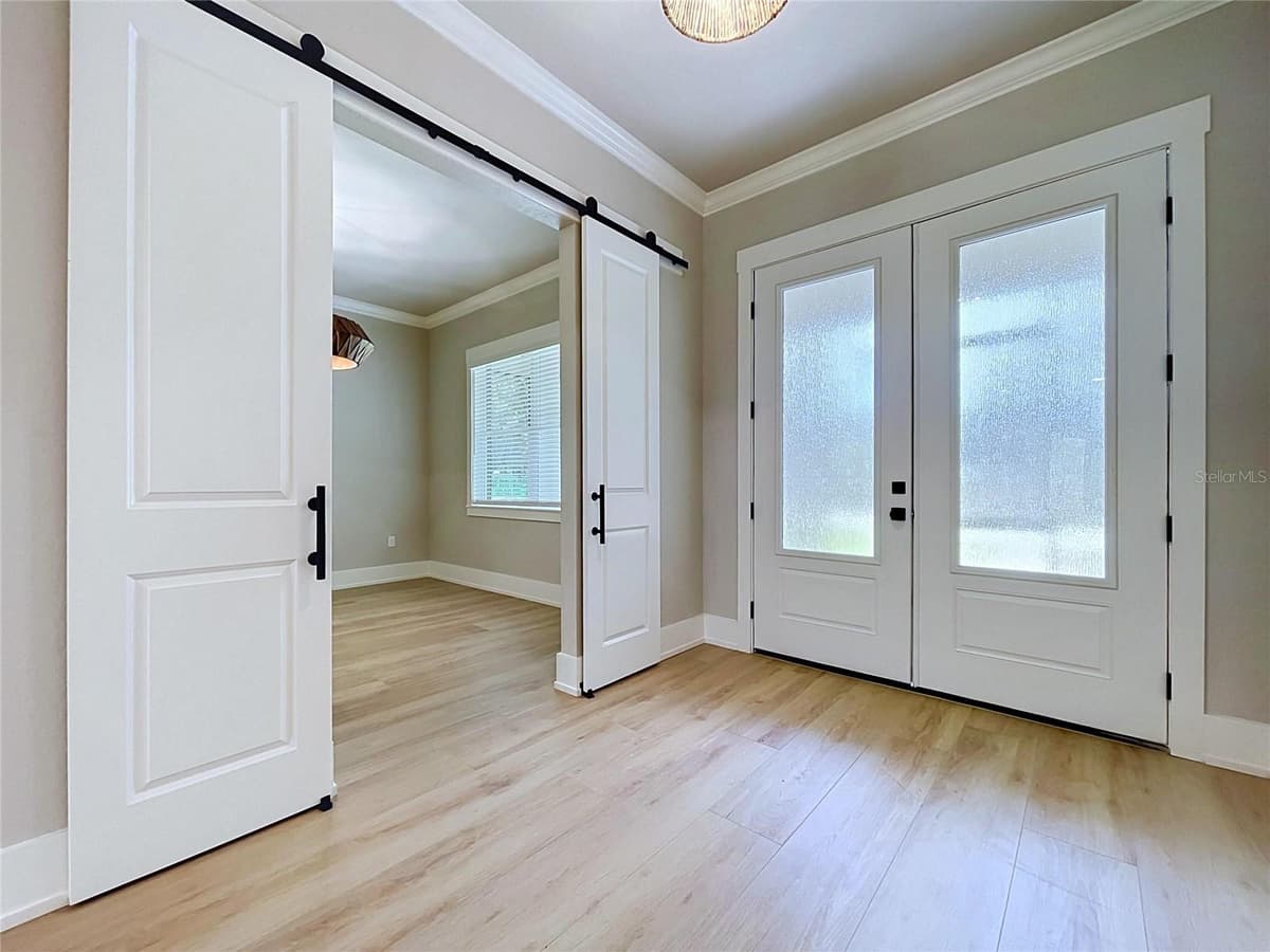 8308 GIBSON OAKS DRIVE — photo 8 of 41