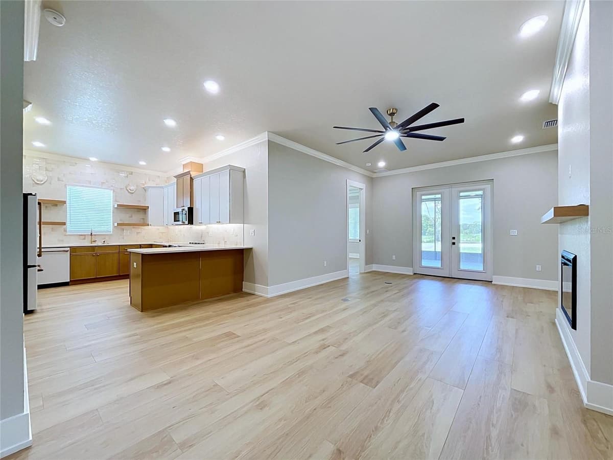 8308 GIBSON OAKS DRIVE — photo 11 of 41