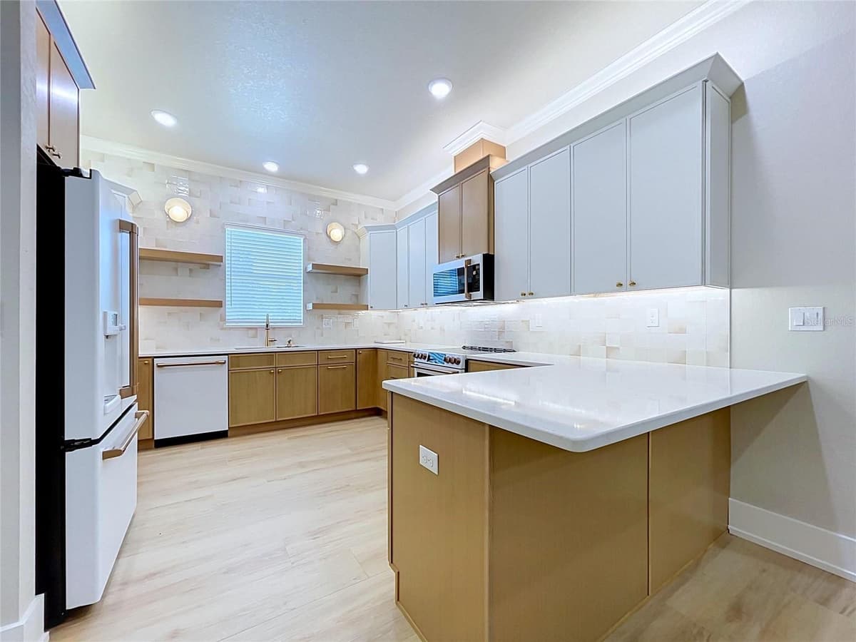 8308 GIBSON OAKS DRIVE — photo 14 of 41
