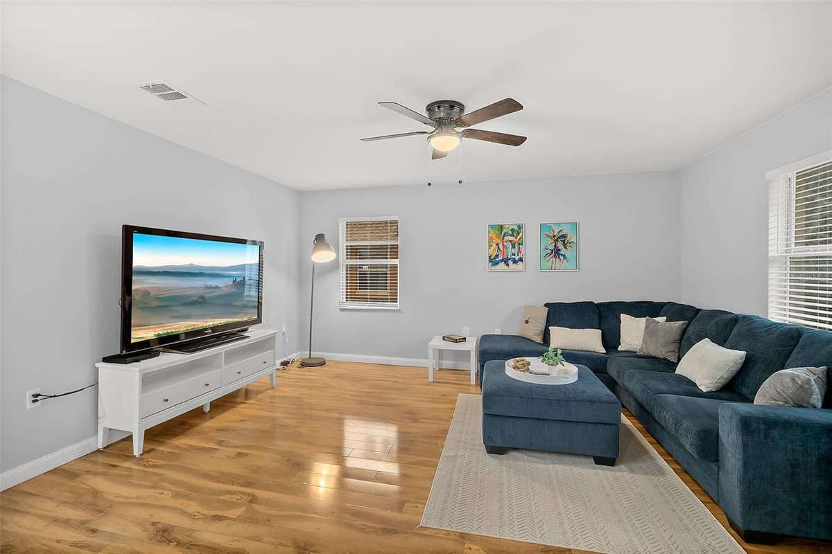 4600 MOODY BOULEVARD — photo 11 of 42