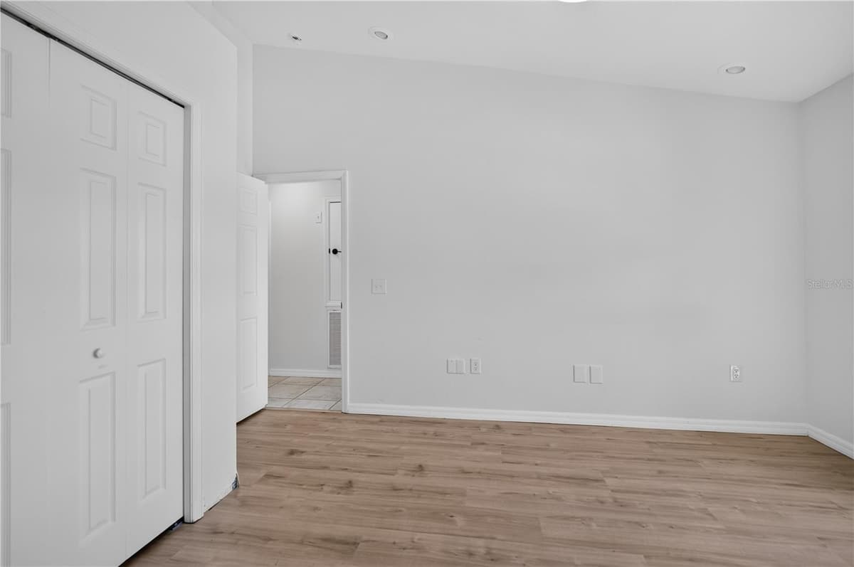 6035 HILLSIDE HEIGHTS DRIVE — photo 23 of 36