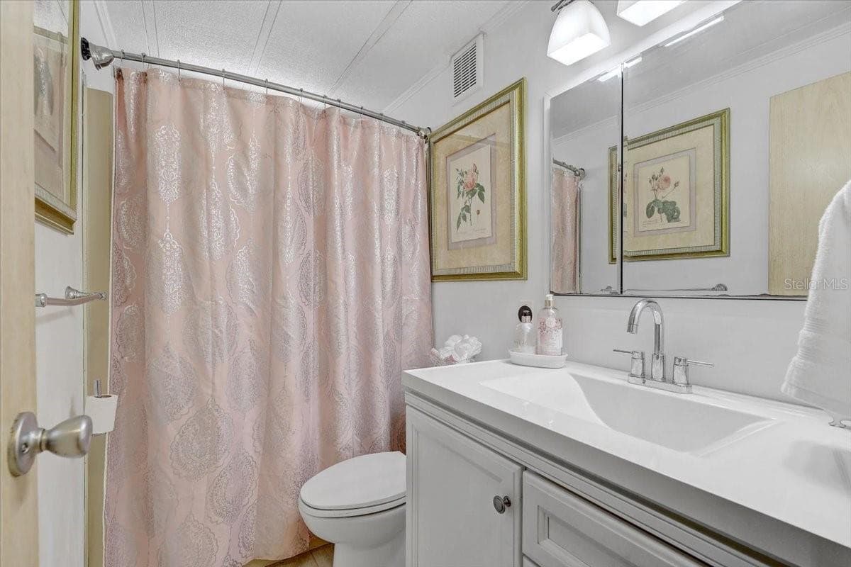 174 CLUBVIEW DRIVE — photo 21 of 44