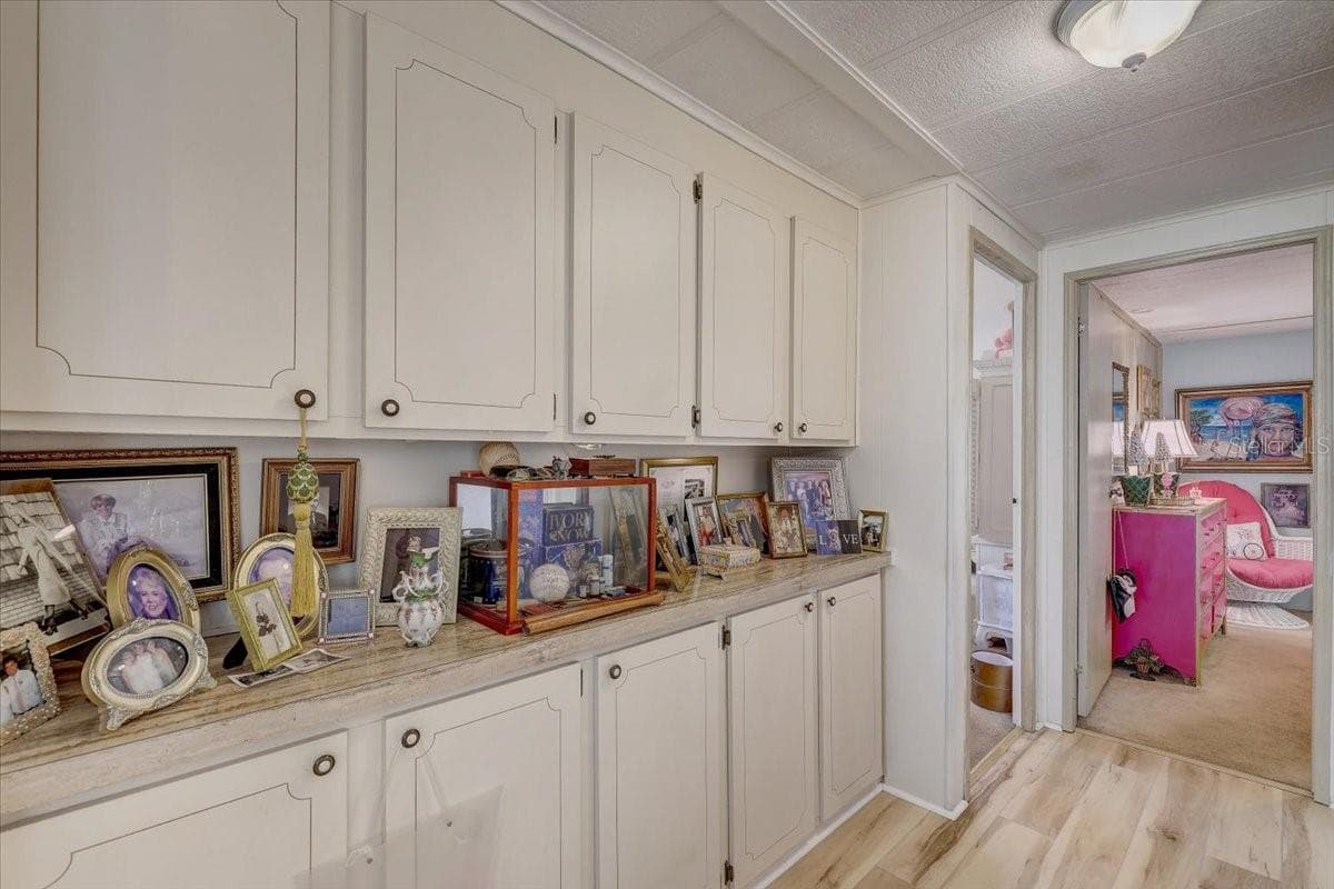 174 CLUBVIEW DRIVE — photo 17 of 44