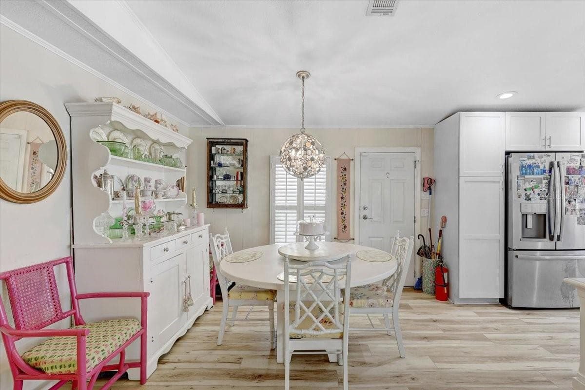 174 CLUBVIEW DRIVE — photo 15 of 44
