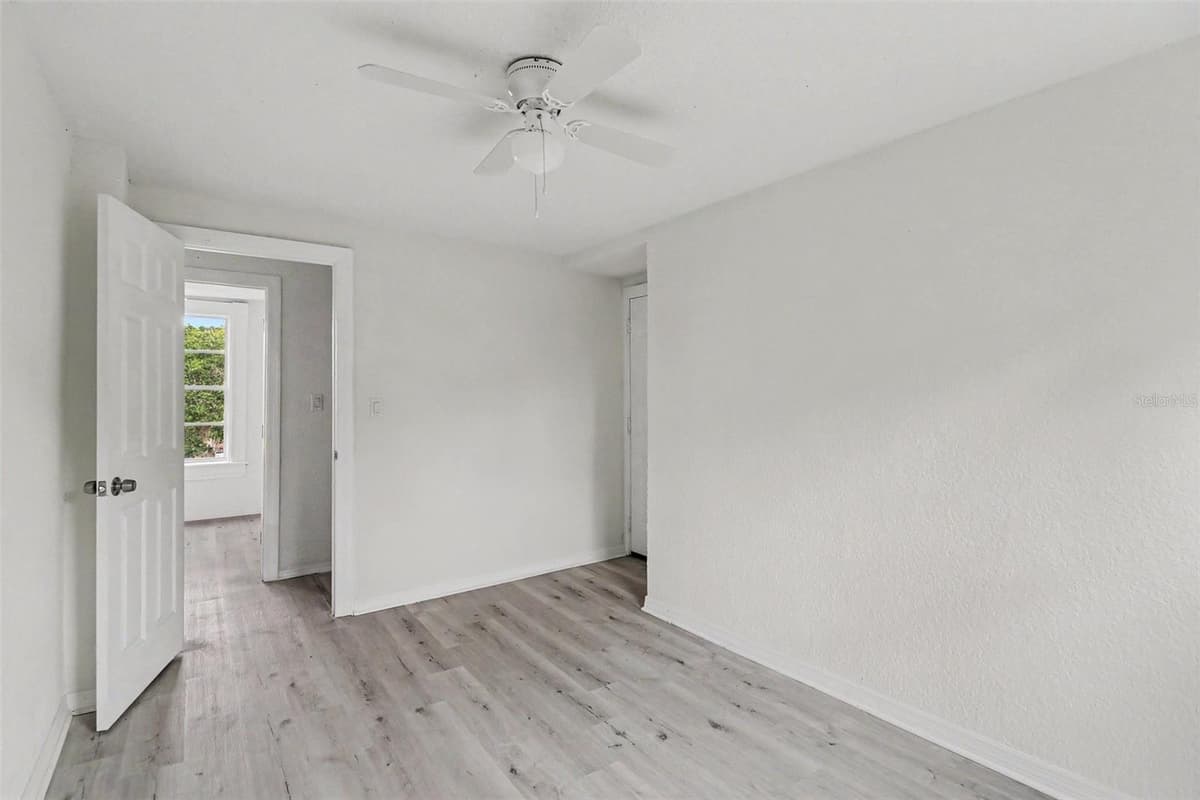 1515 INDIANA AVENUE — photo 11 of 26