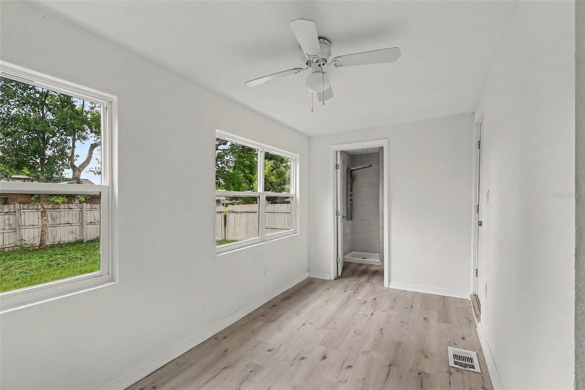 1515 INDIANA AVENUE — photo 18 of 26