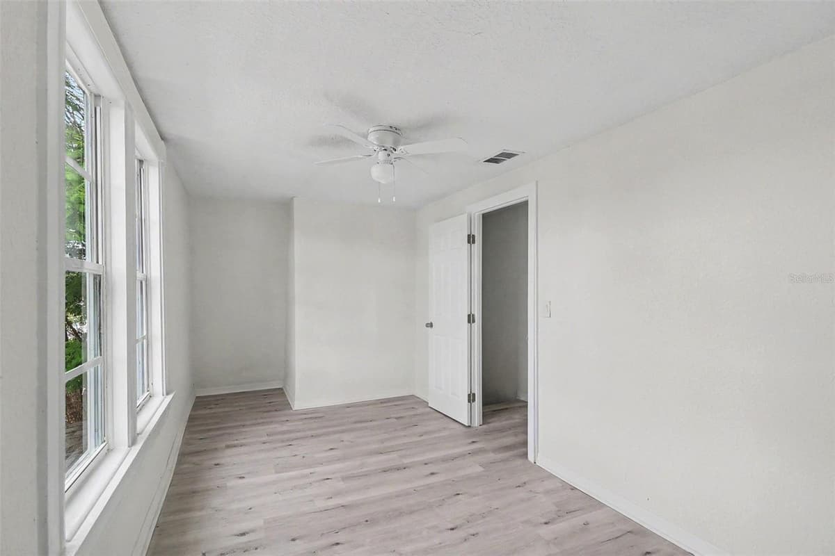 1515 INDIANA AVENUE — photo 17 of 26