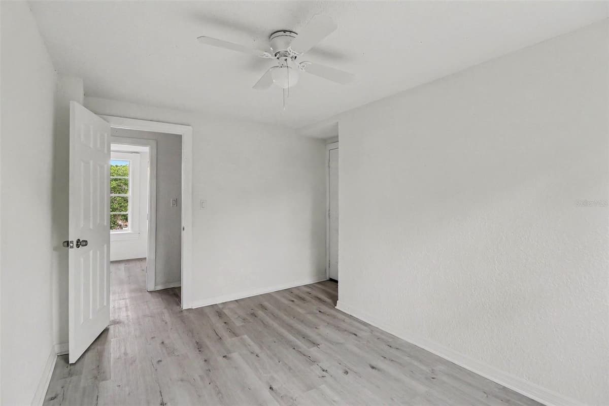 1515 INDIANA AVENUE — photo 12 of 26
