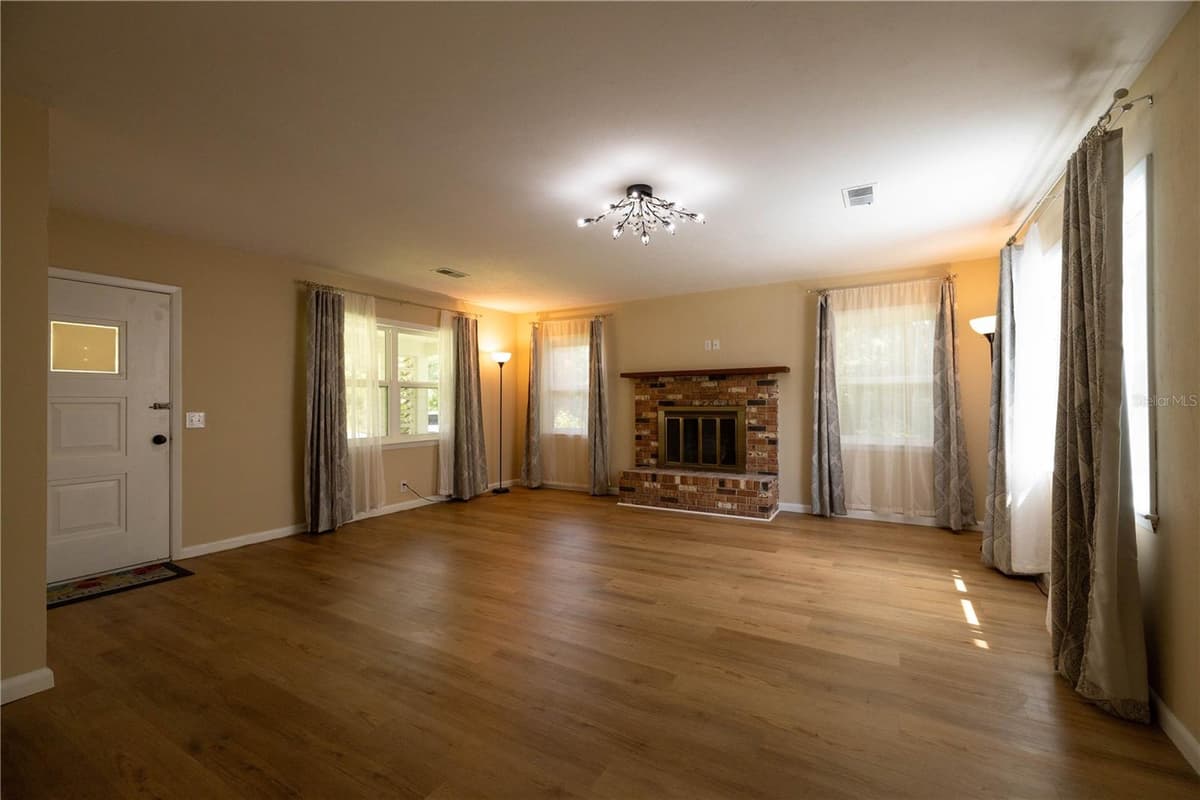 298 COURT STREET — photo 2 of 23